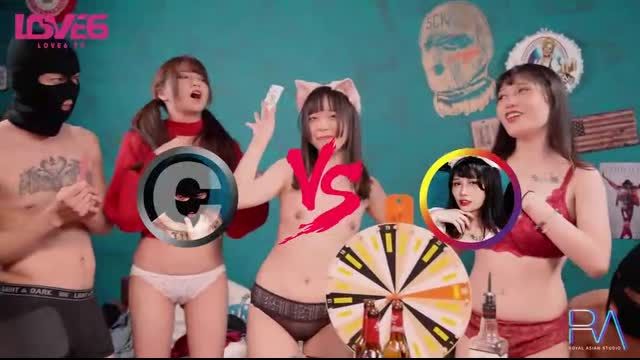 
							國產AV 皇家華人 皇家AV偶像男粉感謝祭 身體回饋粉絲 隨意玩弄大丈夫 夜夜 尤莉 樂奈子
						