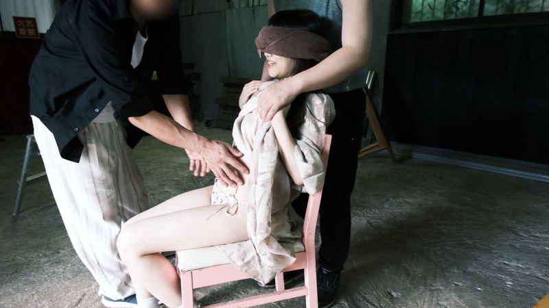 
							【無修正ｘ個人攝影】在成為廢墟的醫院、與砲友初次半野外肛交3P！ FC2-PPV-4057763
						