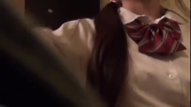 
							清純學生家中摳穴自慰被家人偷拍上傳
						